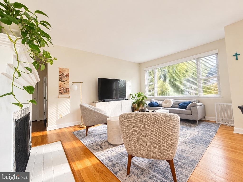 9407 Singleton Drive - Photo 5