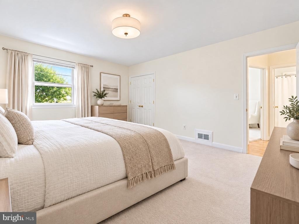9407 Singleton Drive - Photo 8