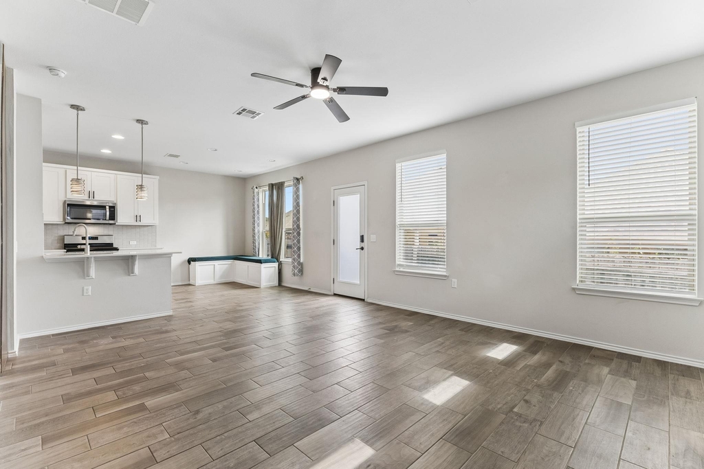 9421 Hunter Ln - Photo 2