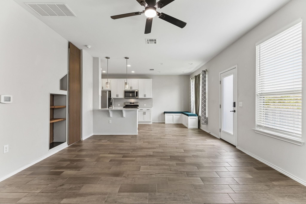 9421 Hunter Ln - Photo 3
