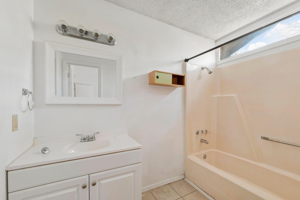 905 Hillyer St - Photo 10