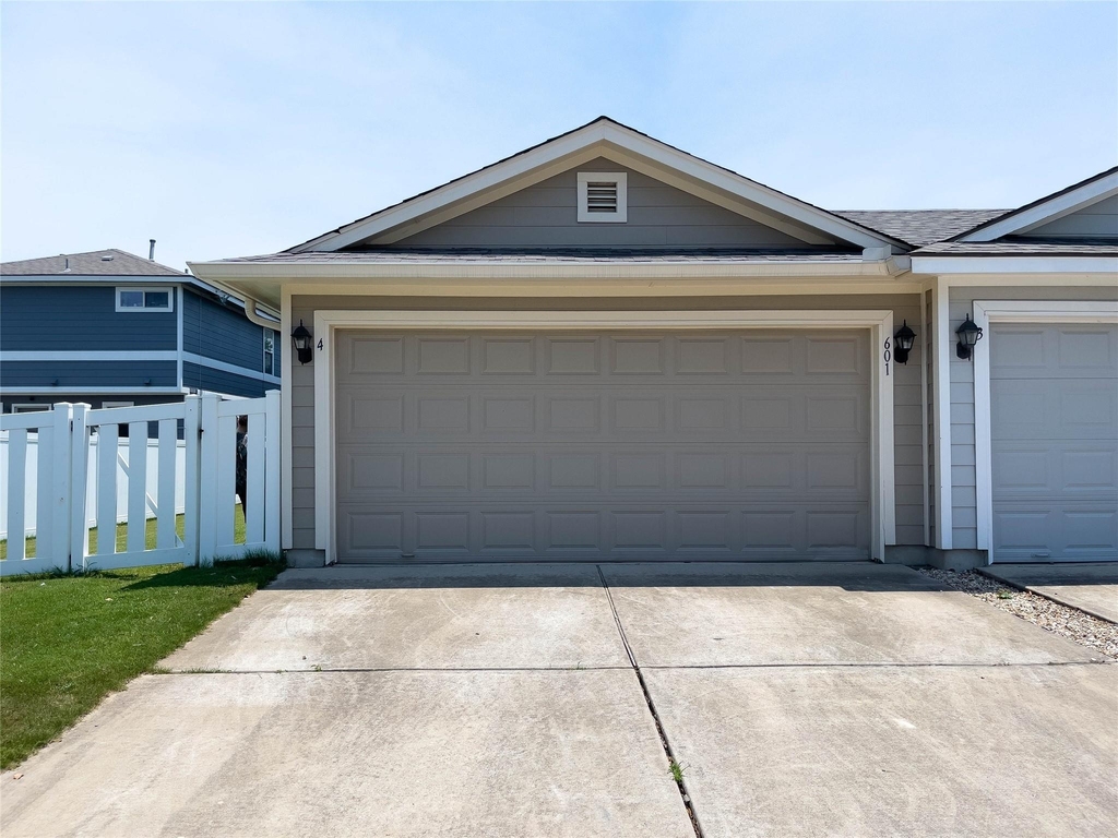 601 Cherry Creek Dr - Photo 27