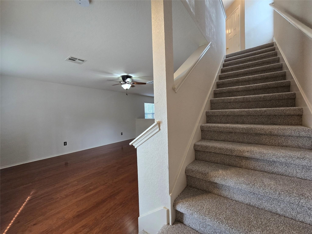 601 Cherry Creek Dr - Photo 9