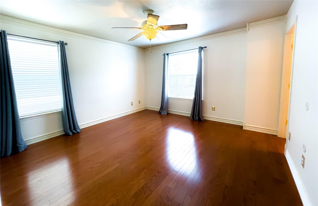 601 Cherry Creek Dr - Photo 18
