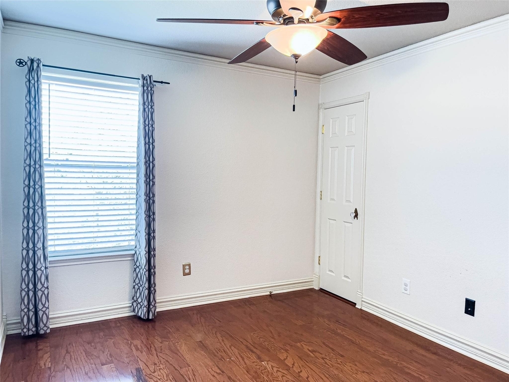 601 Cherry Creek Dr - Photo 16