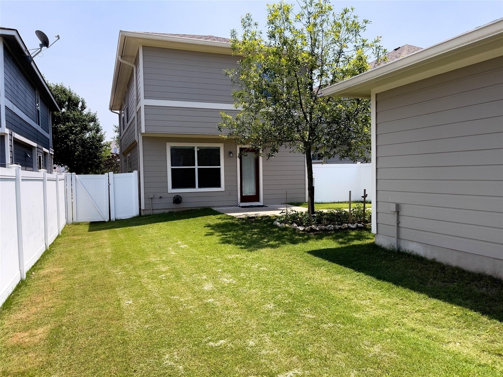 601 Cherry Creek Dr - Photo 30