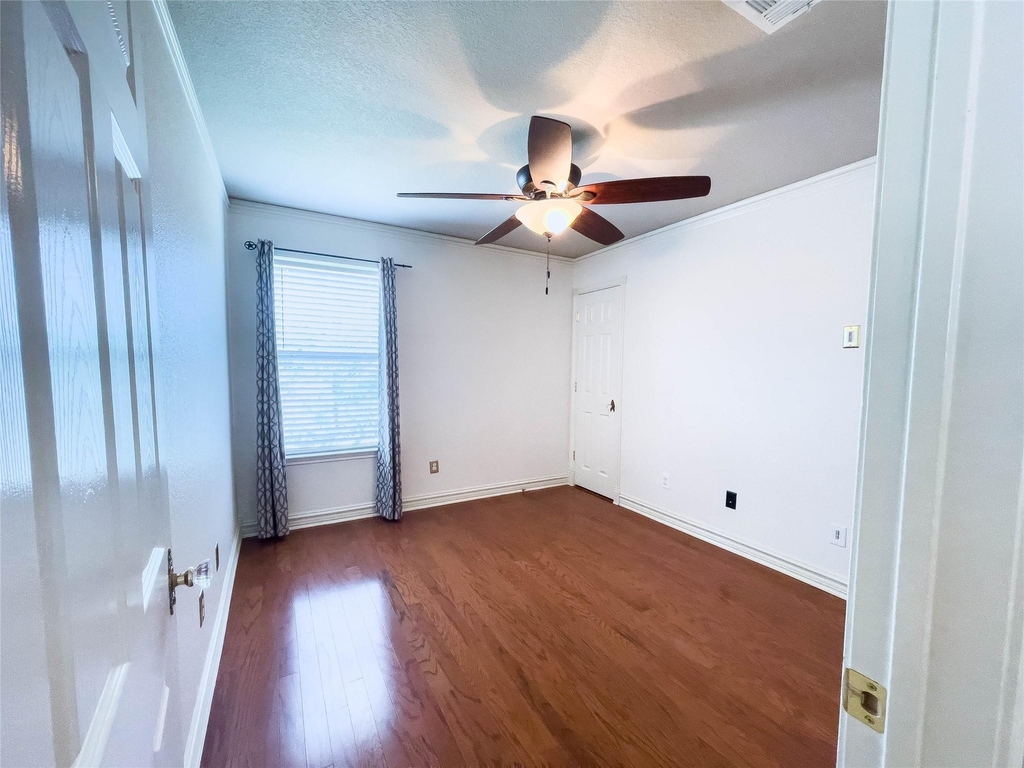 601 Cherry Creek Dr - Photo 17
