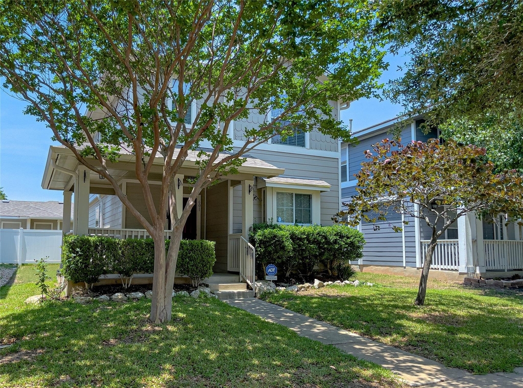 601 Cherry Creek Dr - Photo 1