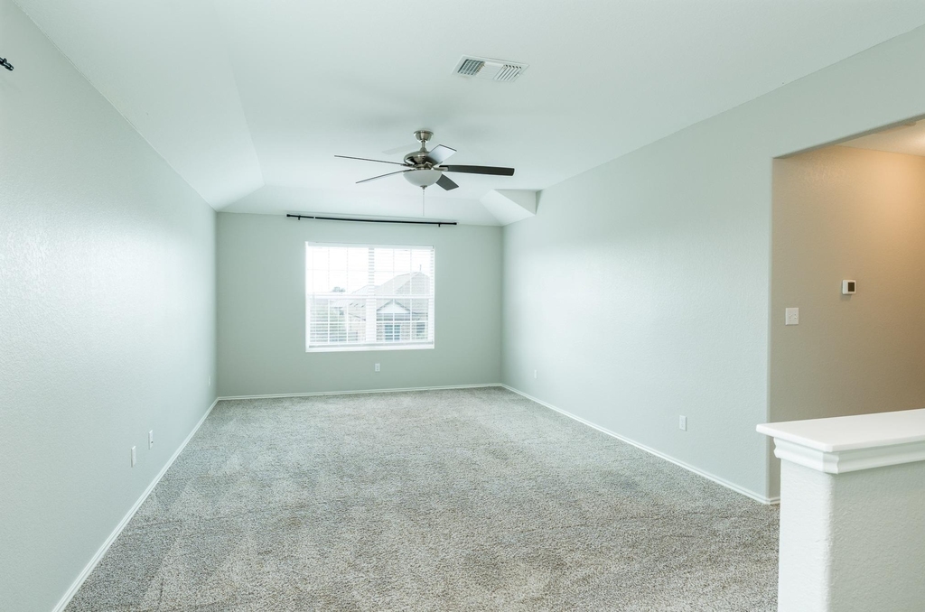 717 Legends Ln - Photo 10