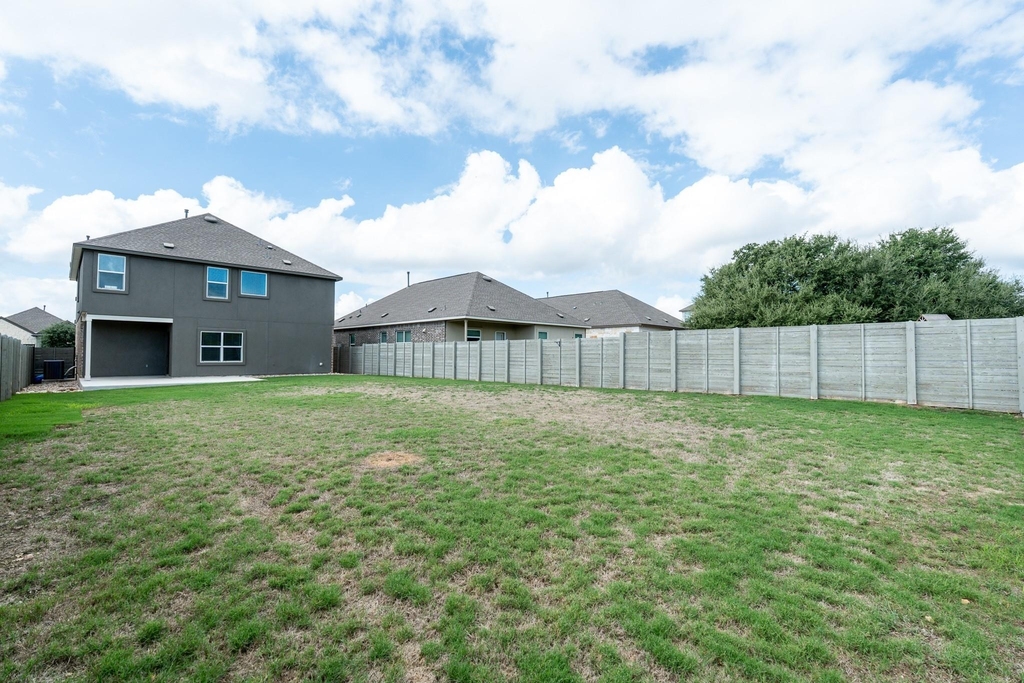 717 Legends Ln - Photo 19