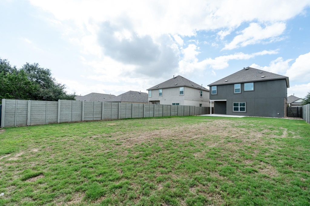 717 Legends Ln - Photo 20