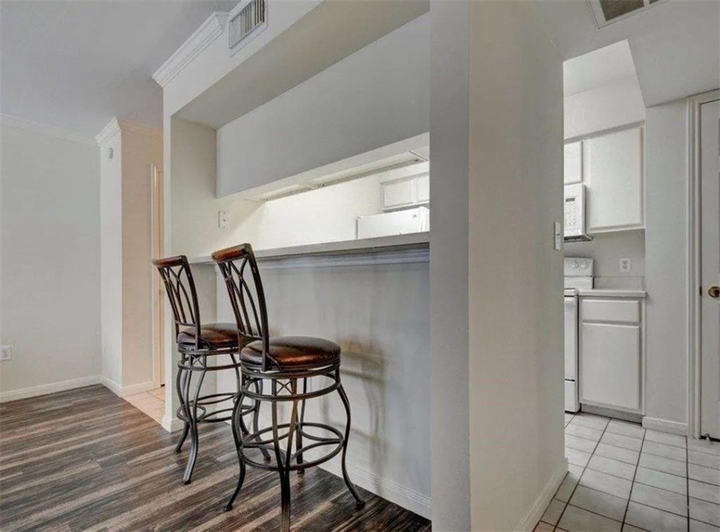 501 W 26th St - Photo 4