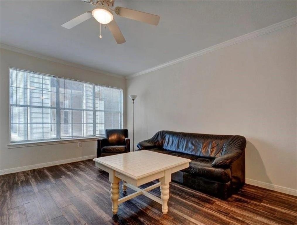 501 W 26th St - Photo 2