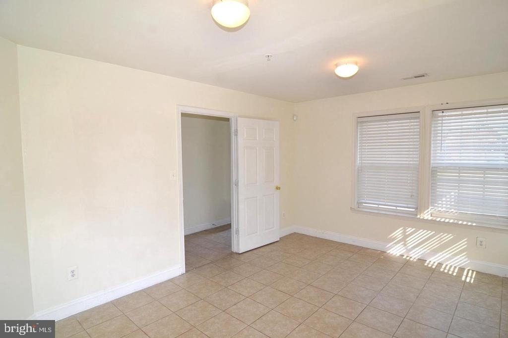 107 Tall Grass Lane - Photo 8