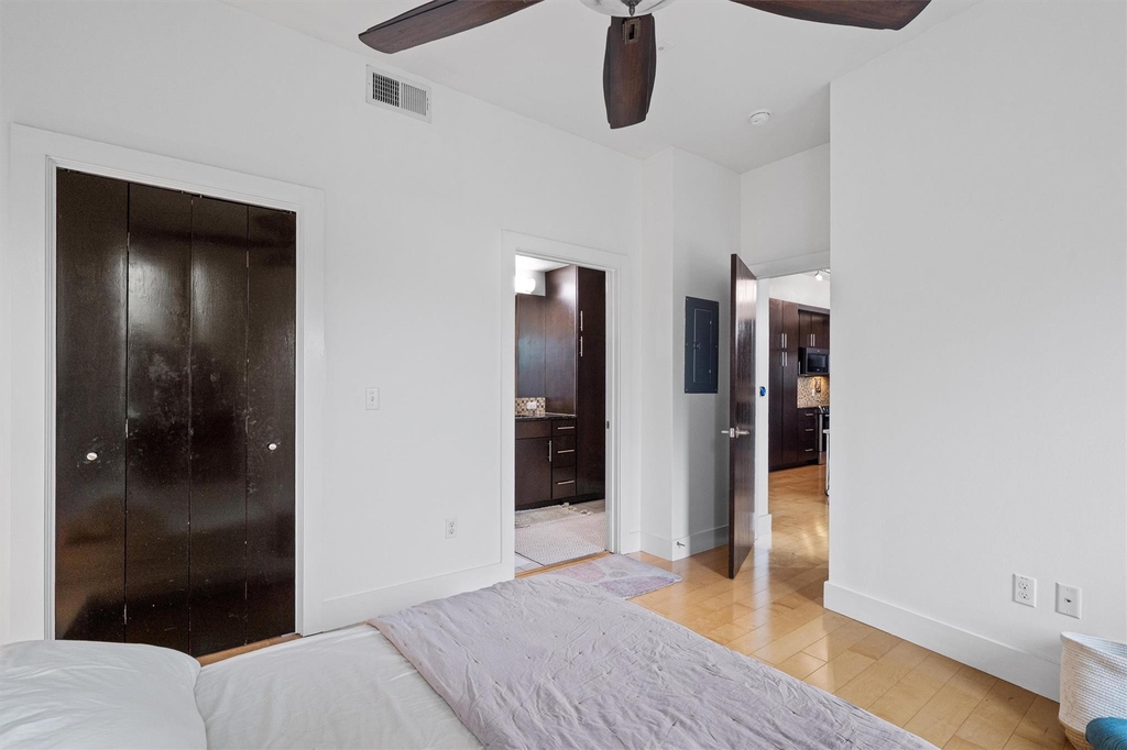 1320 Robert Browning St - Photo 14