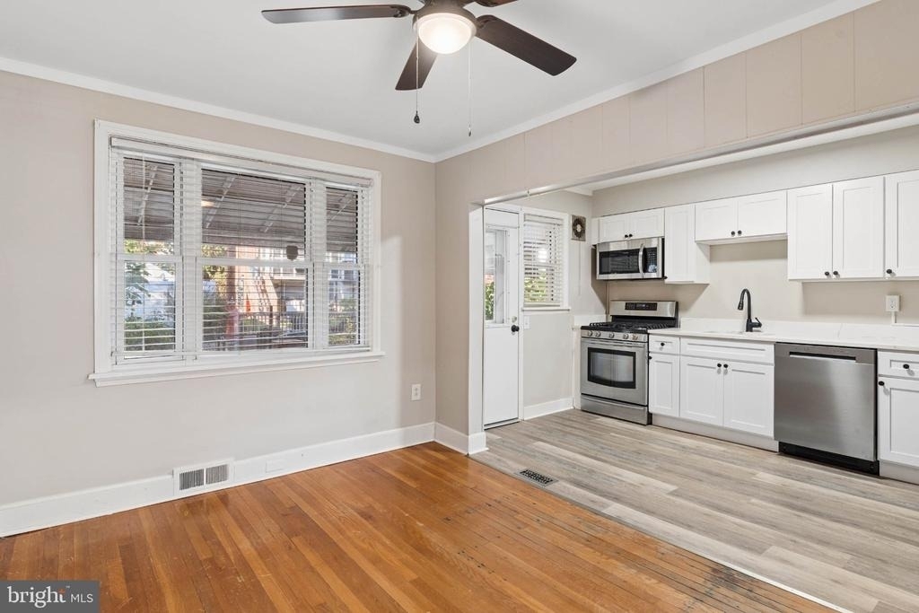 1716 Redwood Avenue - Photo 10