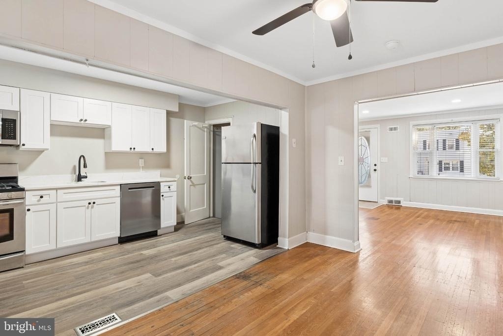 1716 Redwood Avenue - Photo 11