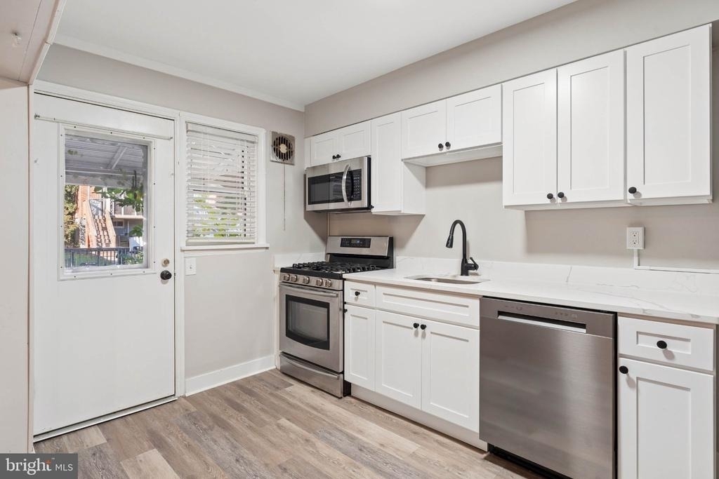 1716 Redwood Avenue - Photo 13