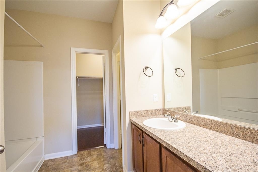 3224 Stirrat St - Photo 4