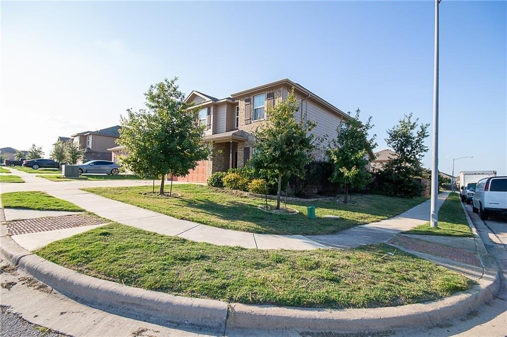 3224 Stirrat St - Photo 2