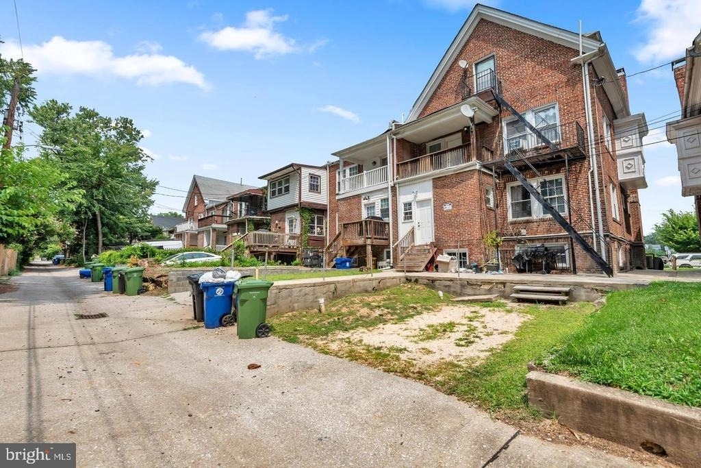 3800 Greenmount Avenue - Photo 8