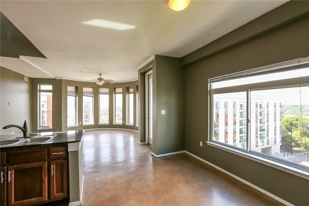 910 W 25th St - Photo 8