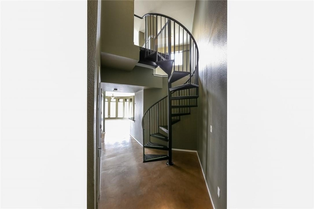 910 W 25th St - Photo 21
