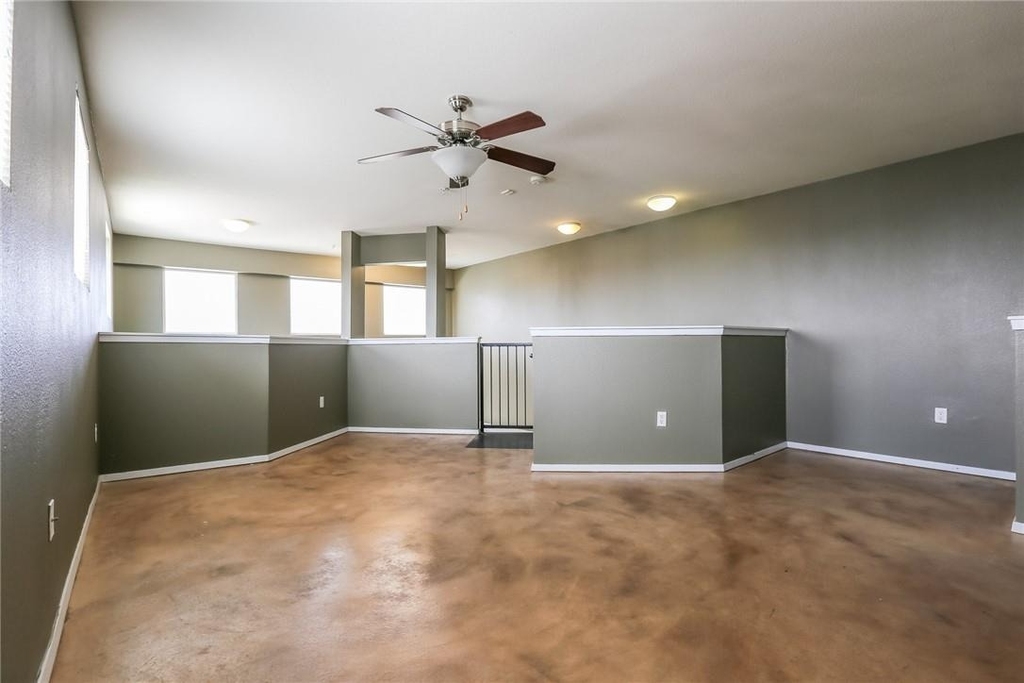 910 W 25th St - Photo 22