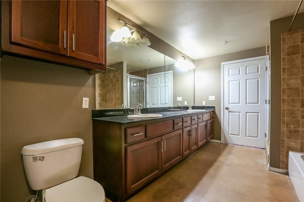 910 W 25th St - Photo 13