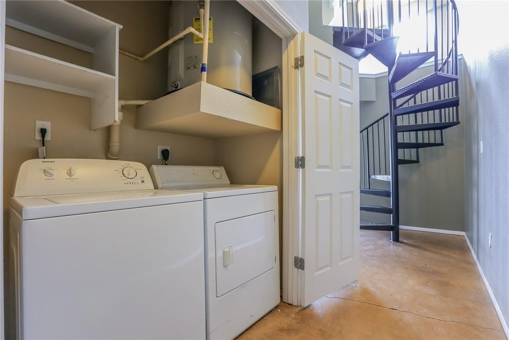910 W 25th St - Photo 10