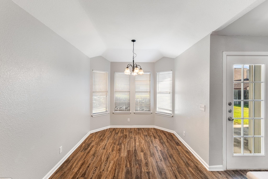 351 Zebra Dr - Photo 6