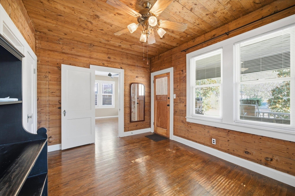 2407 Willow St - Photo 12