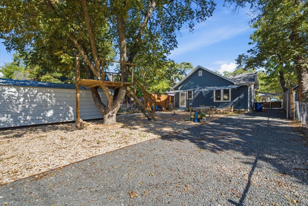 2407 Willow St - Photo 17