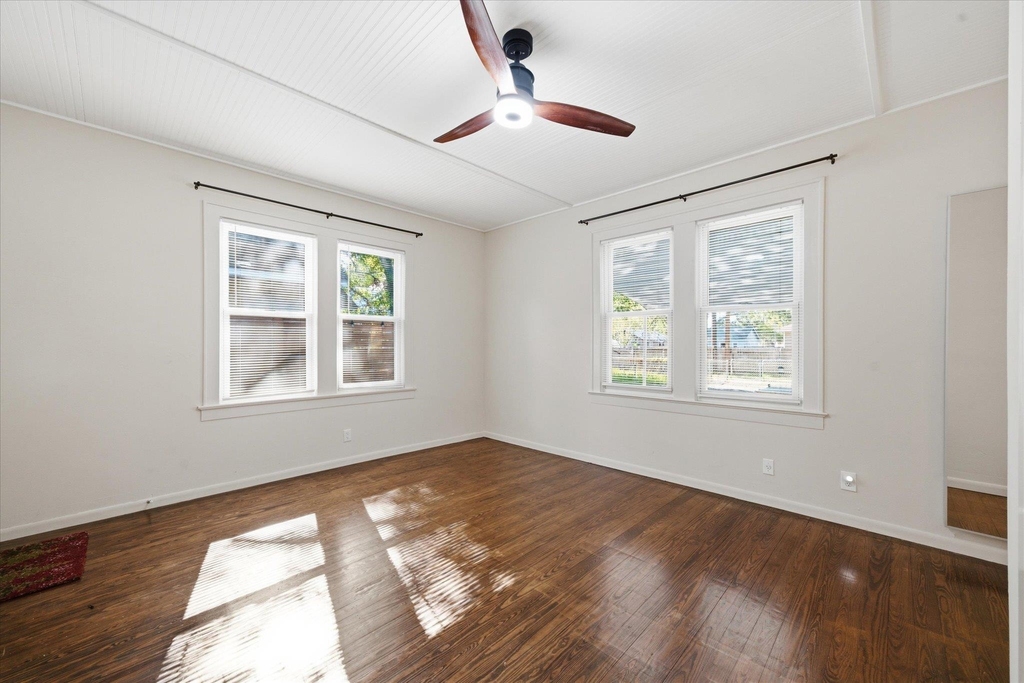 2407 Willow St - Photo 8