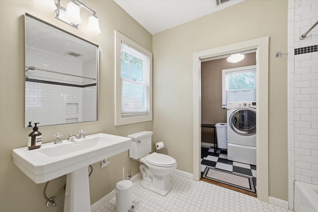 2407 Willow St - Photo 10
