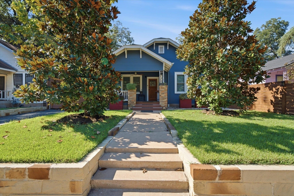 2407 Willow St - Photo 0
