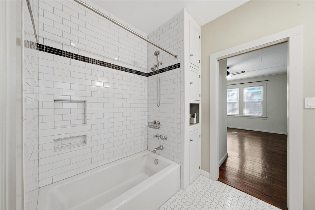 2407 Willow St - Photo 11