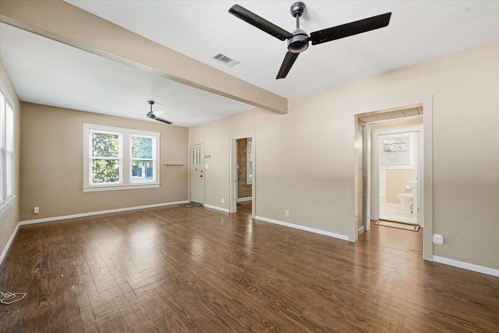 2407 Willow St - Photo 3