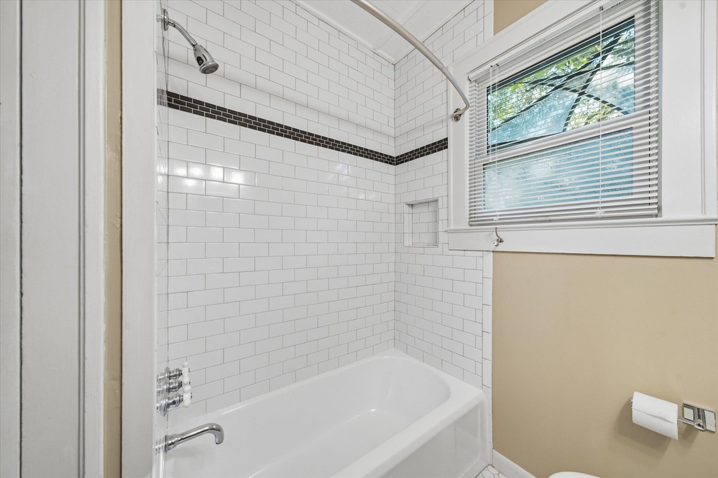 2407 Willow St - Photo 15