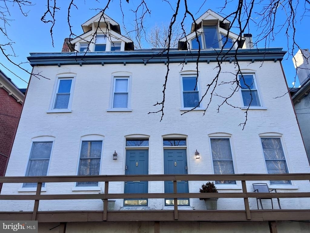 819 N Jackson Street - Photo 0