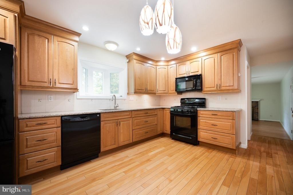 2409 Sweetbriar Road - Photo 4