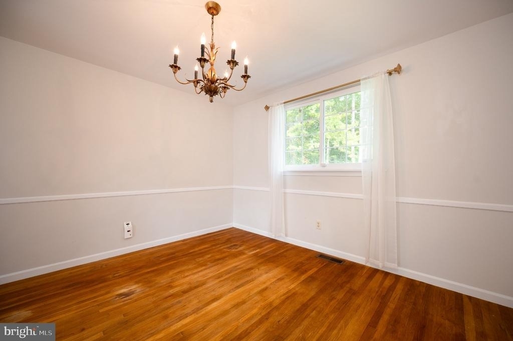 2409 Sweetbriar Road - Photo 3