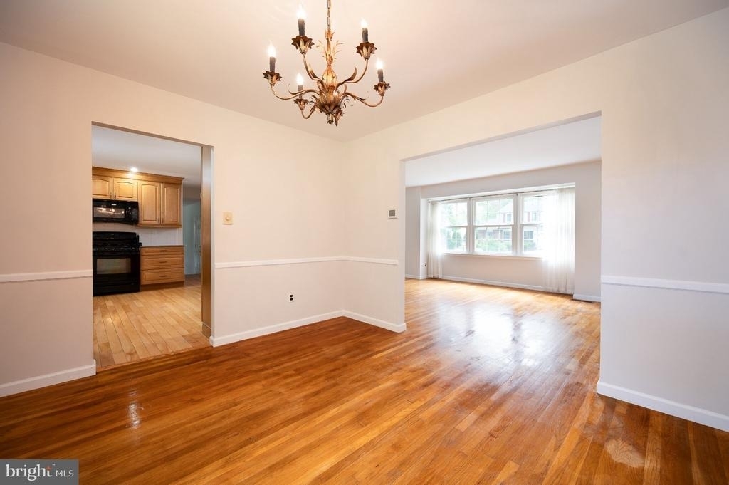 2409 Sweetbriar Road - Photo 2
