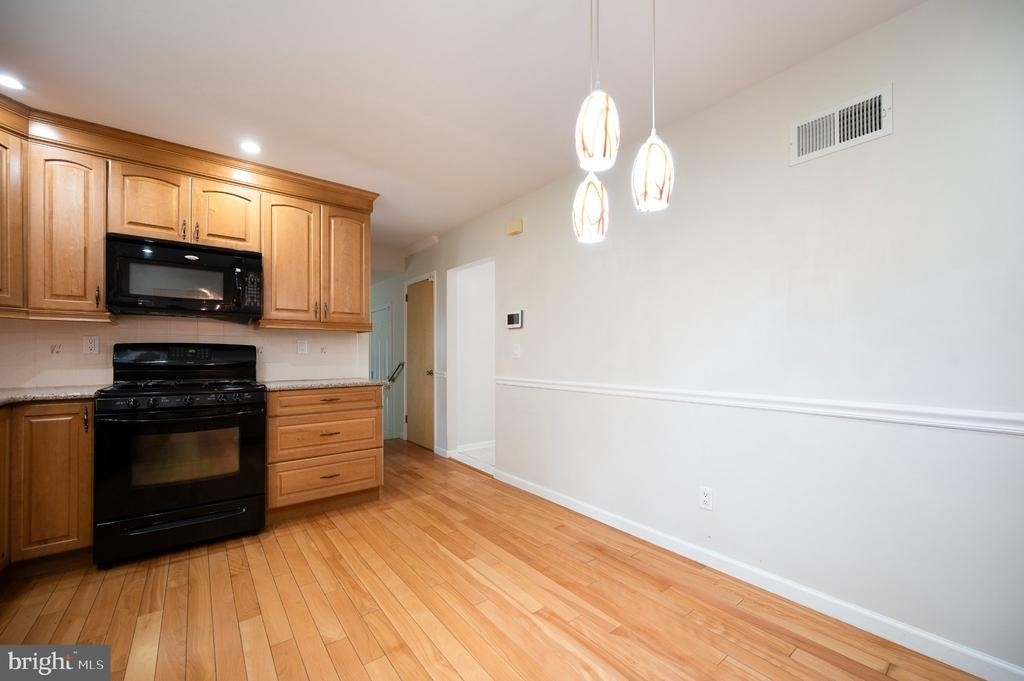 2409 Sweetbriar Road - Photo 7
