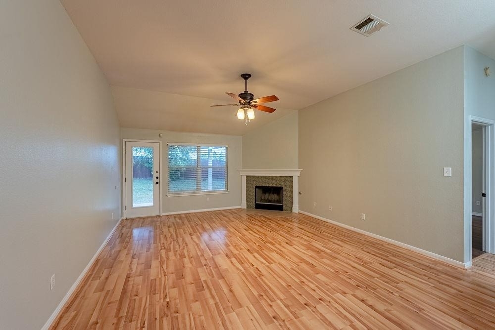 157 Redwood Dr - Photo 4