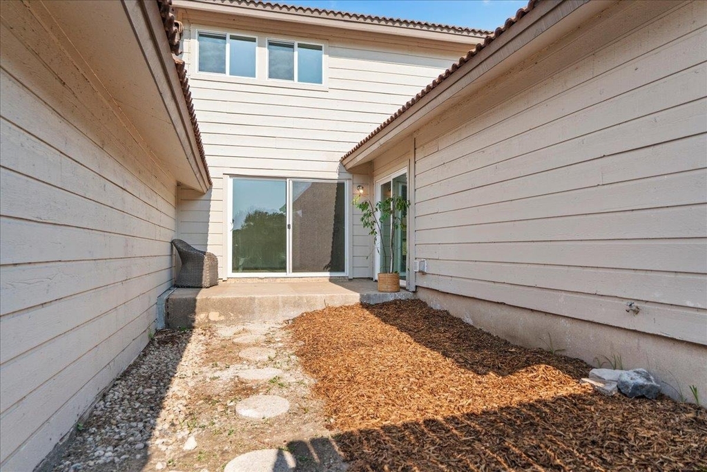 2217 Onion Creek Pkwy - Photo 26