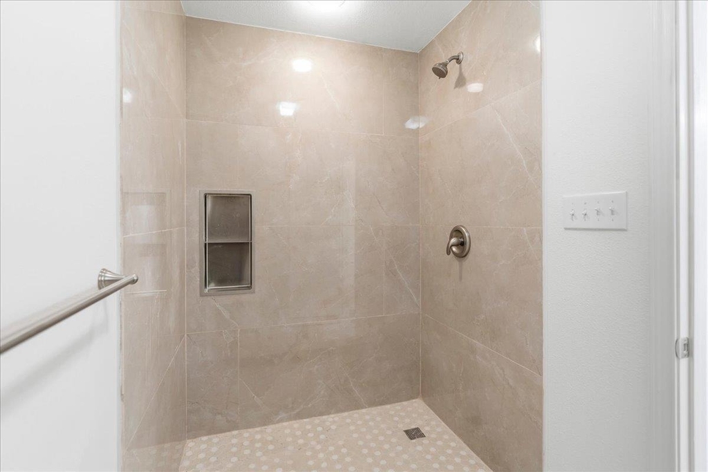 2217 Onion Creek Pkwy - Photo 15