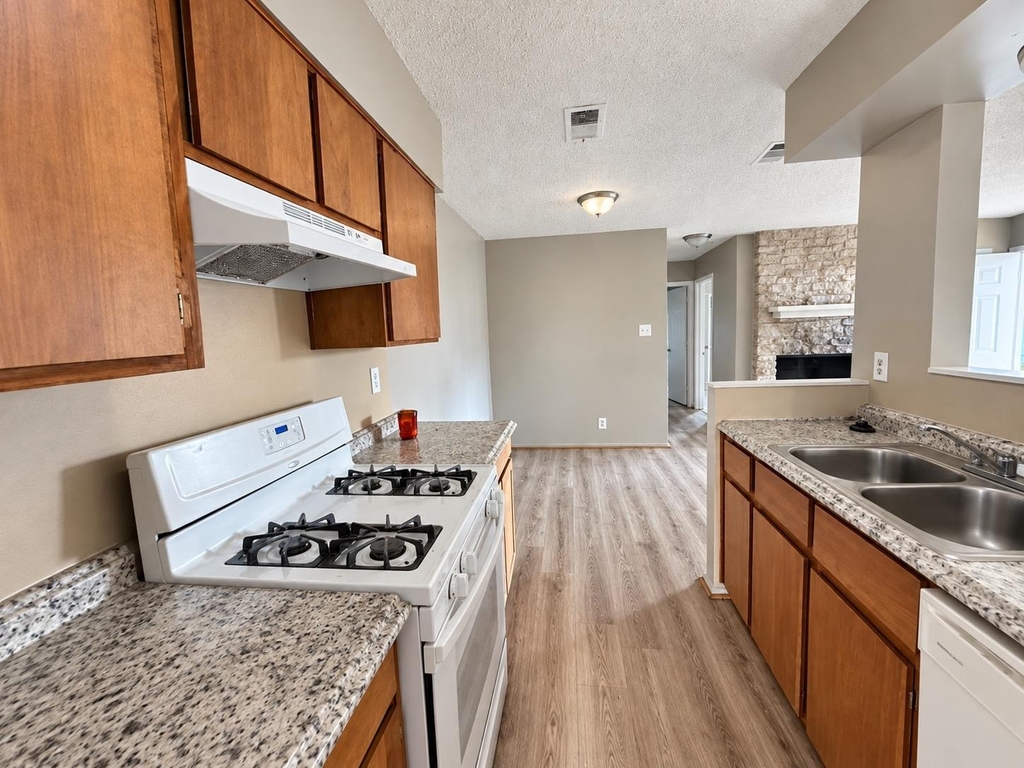 5308 S Pleasant Valley Rd - Photo 34