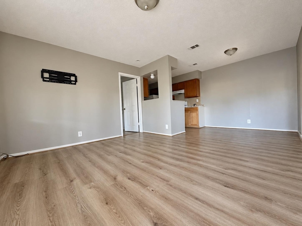 5308 S Pleasant Valley Rd - Photo 28