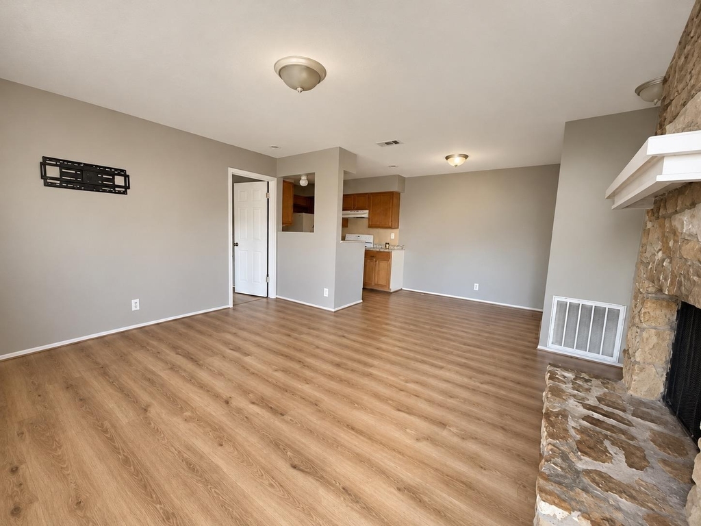 5308 S Pleasant Valley Rd - Photo 29